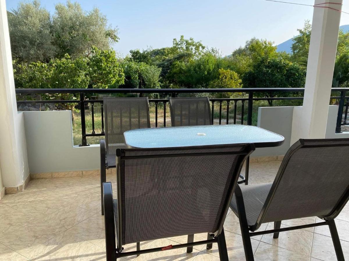 Chris Apartment Vasiliki Exterior foto